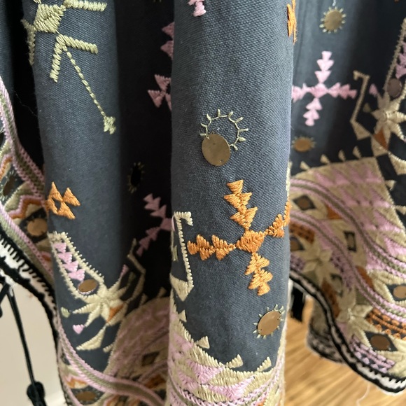 Free People Gray embroidered boho floral tribal poncho top women’s one size RARE - Picture 12 of 12